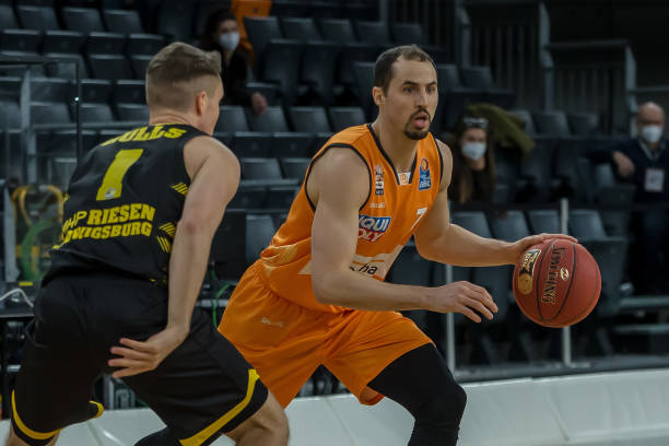 据多家英国 据多家英国